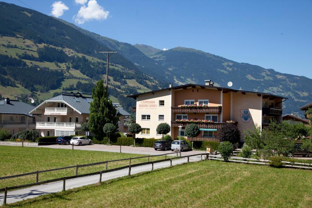 Gaestehaus Wiesengrund & Apart Sporer Mayrhofen Exterior foto